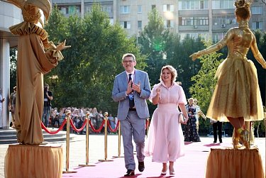 Восток и Запад, классика и авангард встретились в Оренбурге